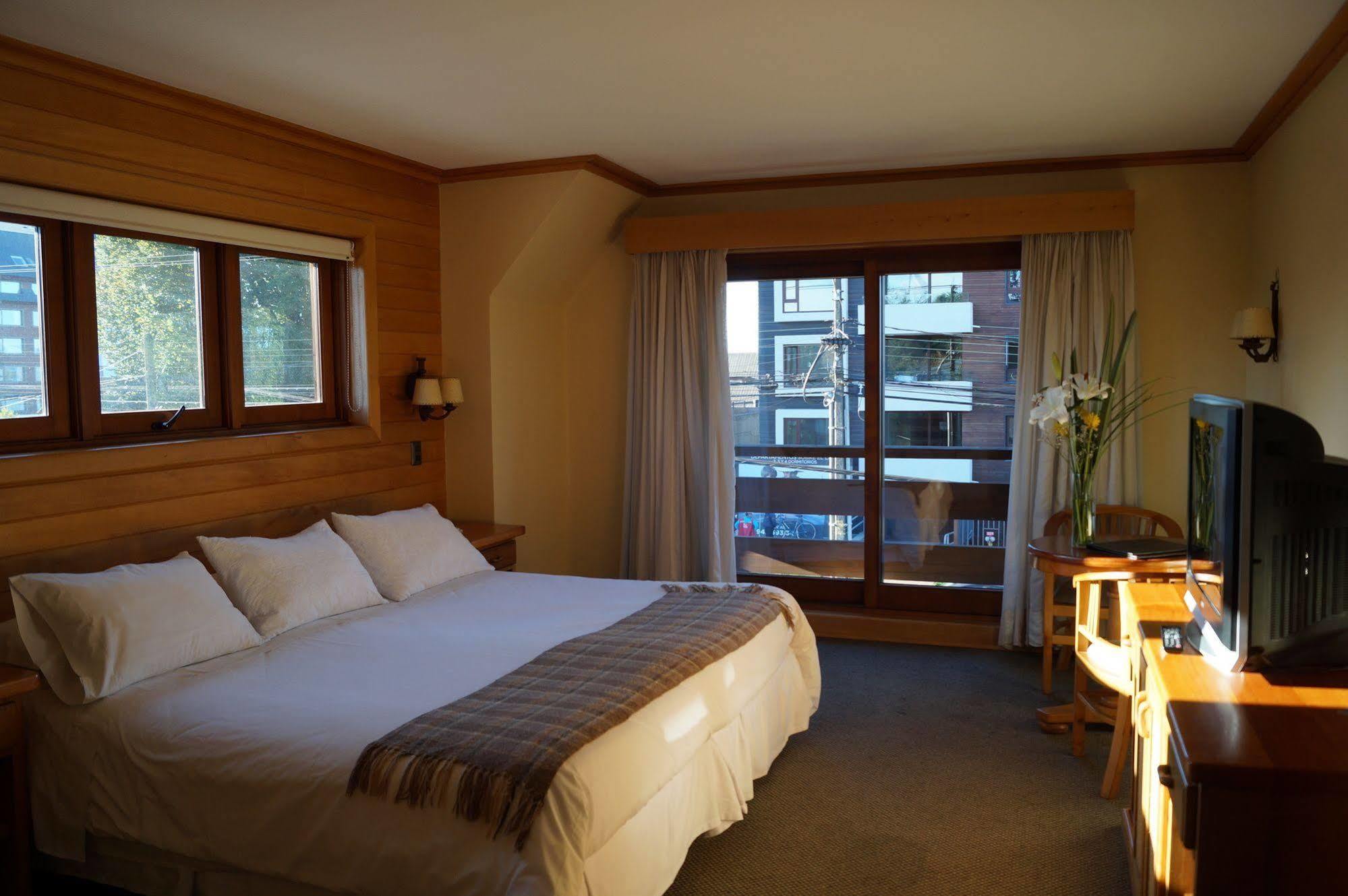 Hotel Puelche 푸에르토바라스 외부 사진